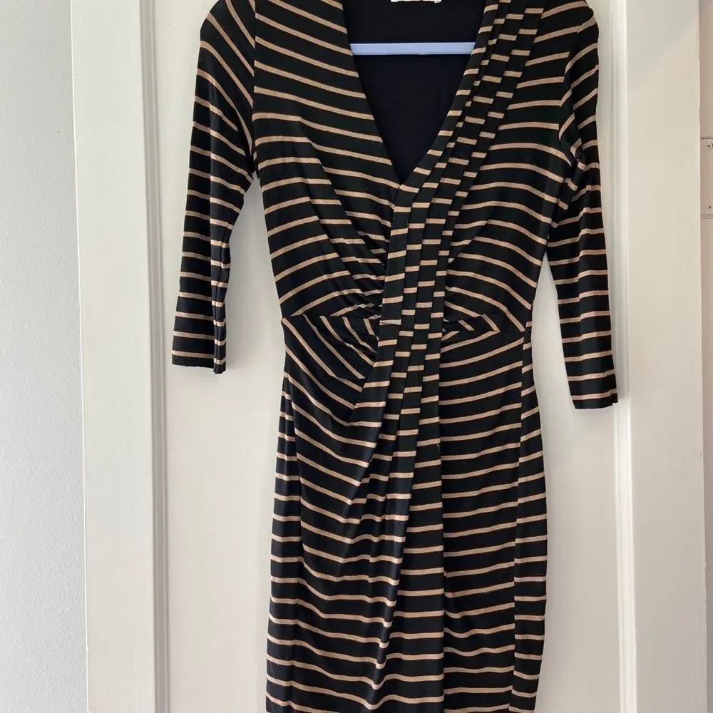 Bailey 44 dress size XS navy gold long sleeve like new